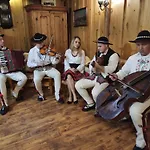 Muzyczny Dworek Privatunterkunft