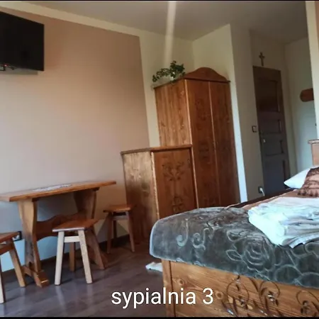 ホームステイ Muzyczny Dworek