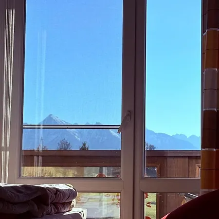 ホームステイ Muzyczny Dworek